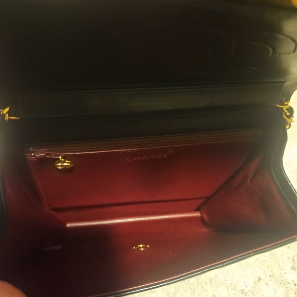 Chanel Lambskin Small Single Flap bag - Picture 8 of 11